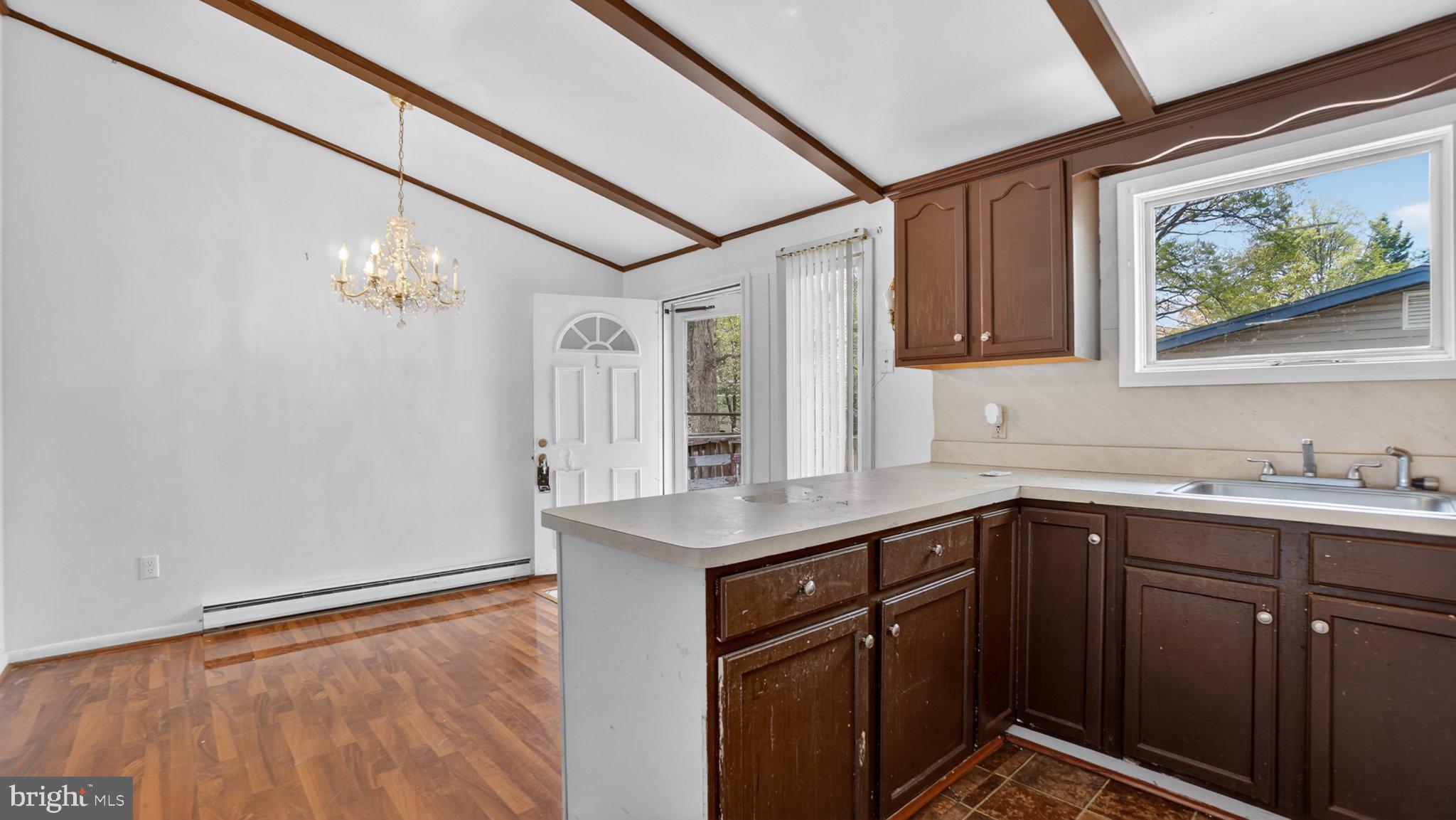 4 Boxwood Road Annapolis, MD 21403 - Photo 10 of 24 Bright and inviting kitchen space.