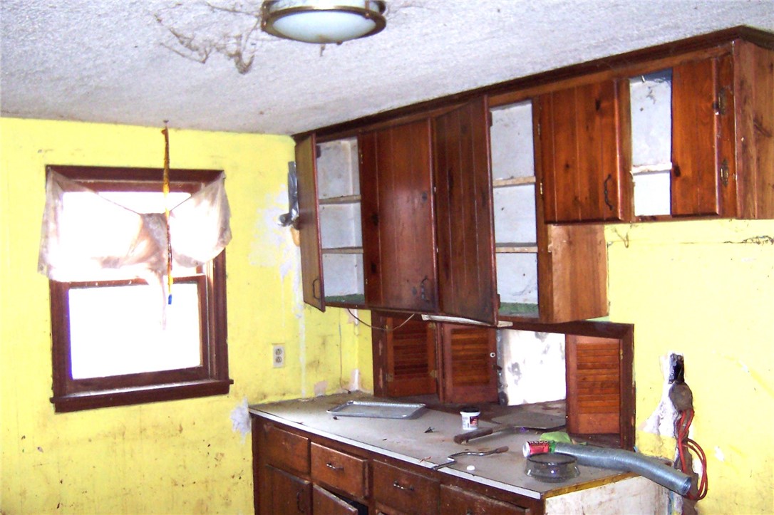 13589 Albion Eagle Harbor Road Gaines, NY 14411 - Photo 6 of 9 Kitchen