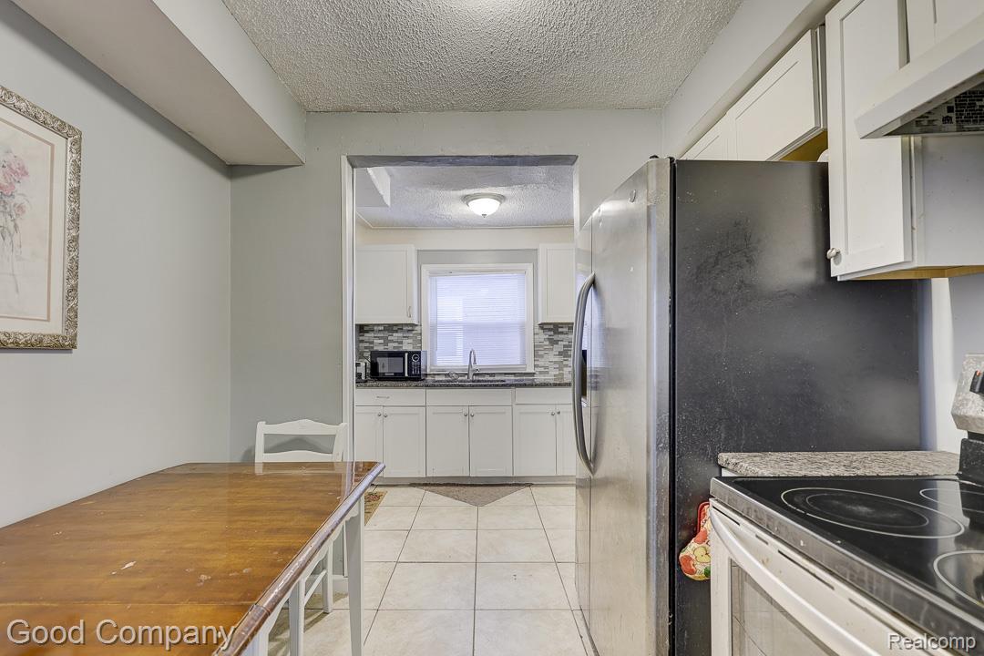 18669 Coyle Street Detroit, MI 48235 - Photo 3 of 41 18669 Coyle St.-10.jpg