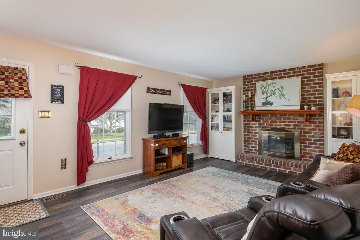 2906 Daniel Drive Reading, PA 19608 - Photo 5 of 23