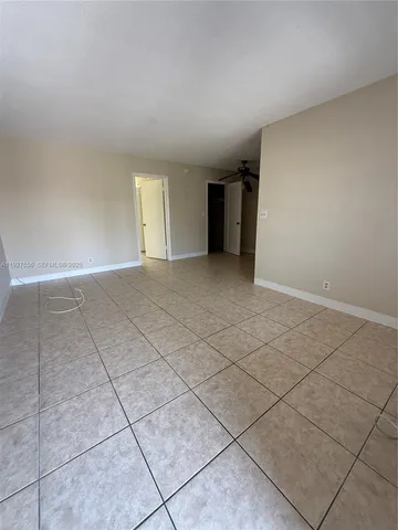 a view of utility room