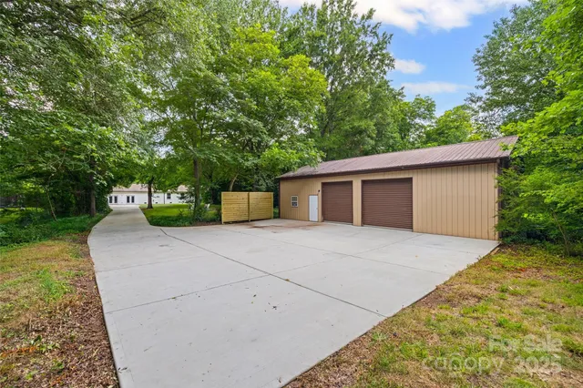 $599,900 | 1045 Dooley Drive, Charlotte, NC 28227