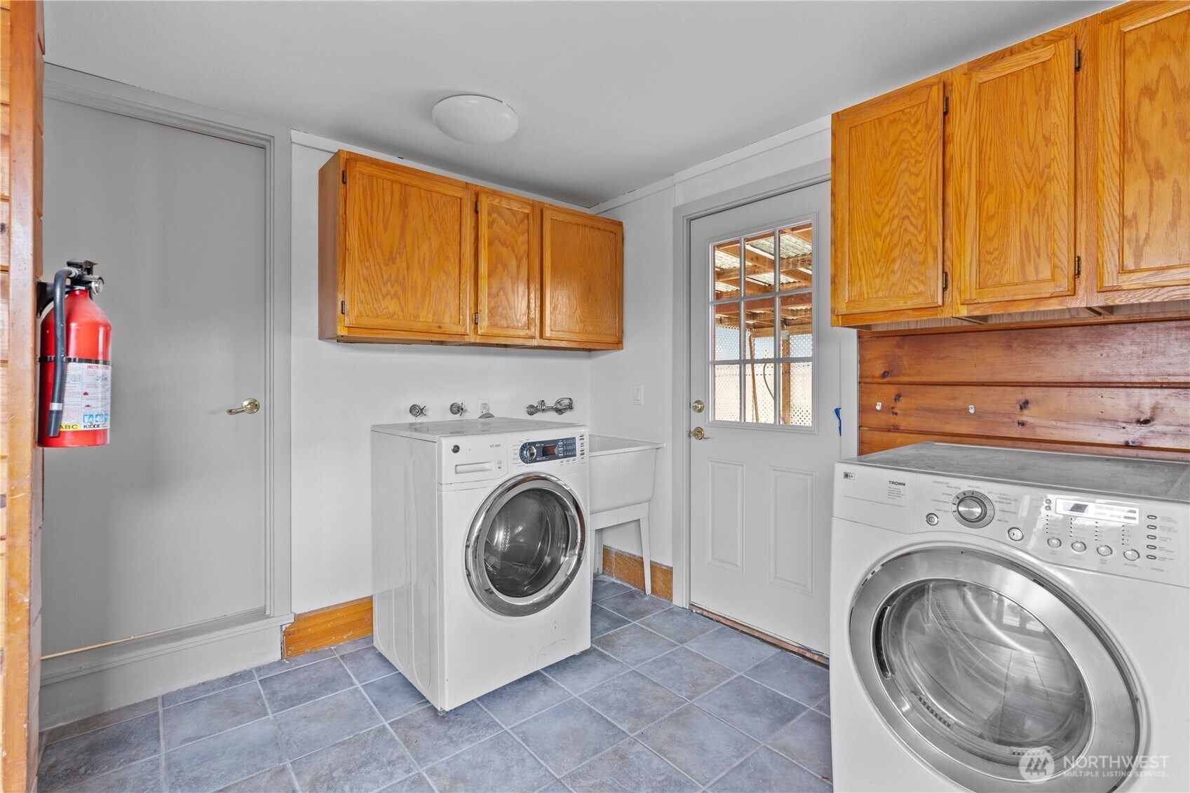 6112 Wildaire Road Southwest Lakewood, WA 98499 - Photo 15 of 32