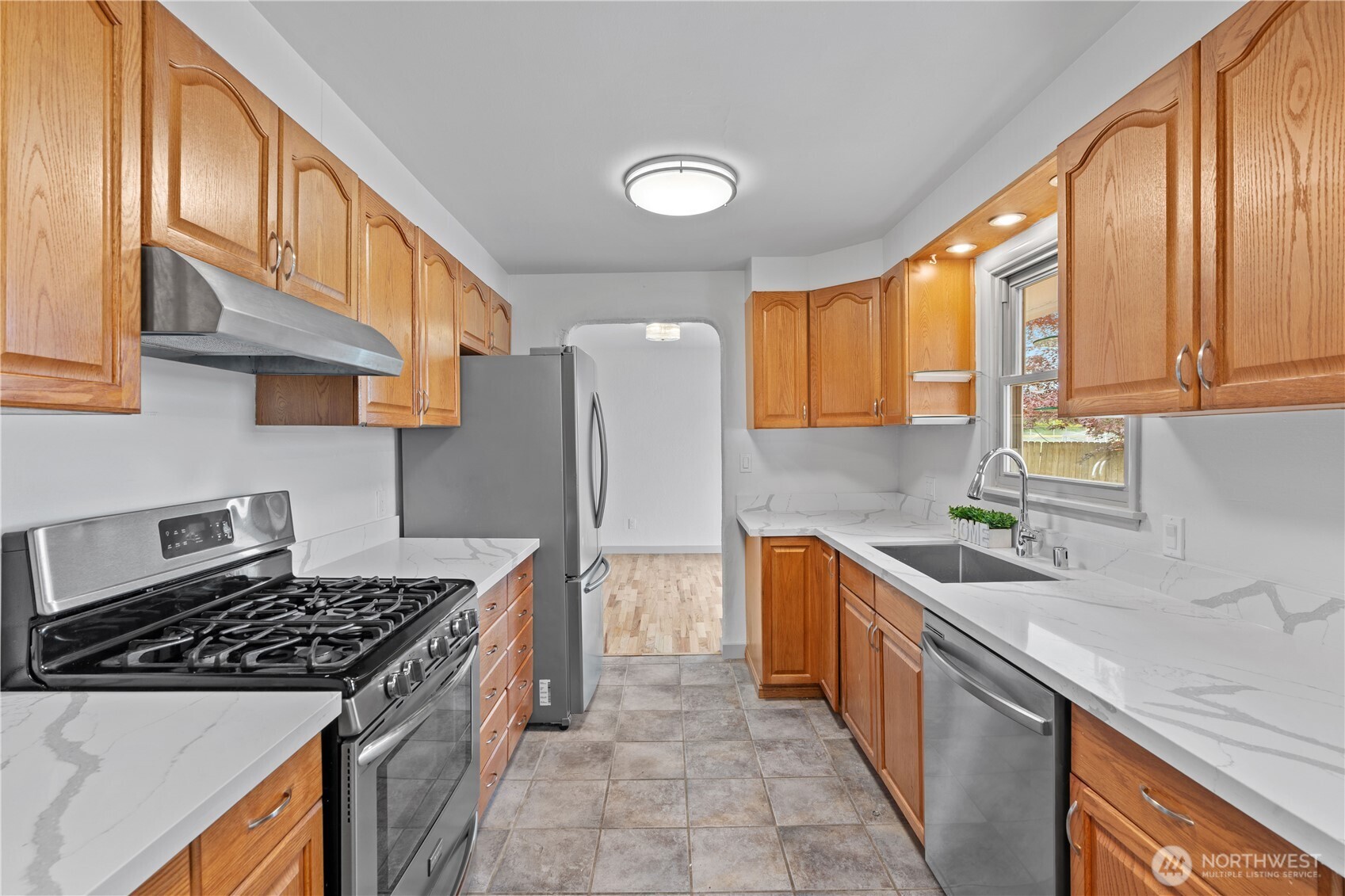 6112 Wildaire Road Southwest Lakewood, WA 98499 - Photo 6 of 32