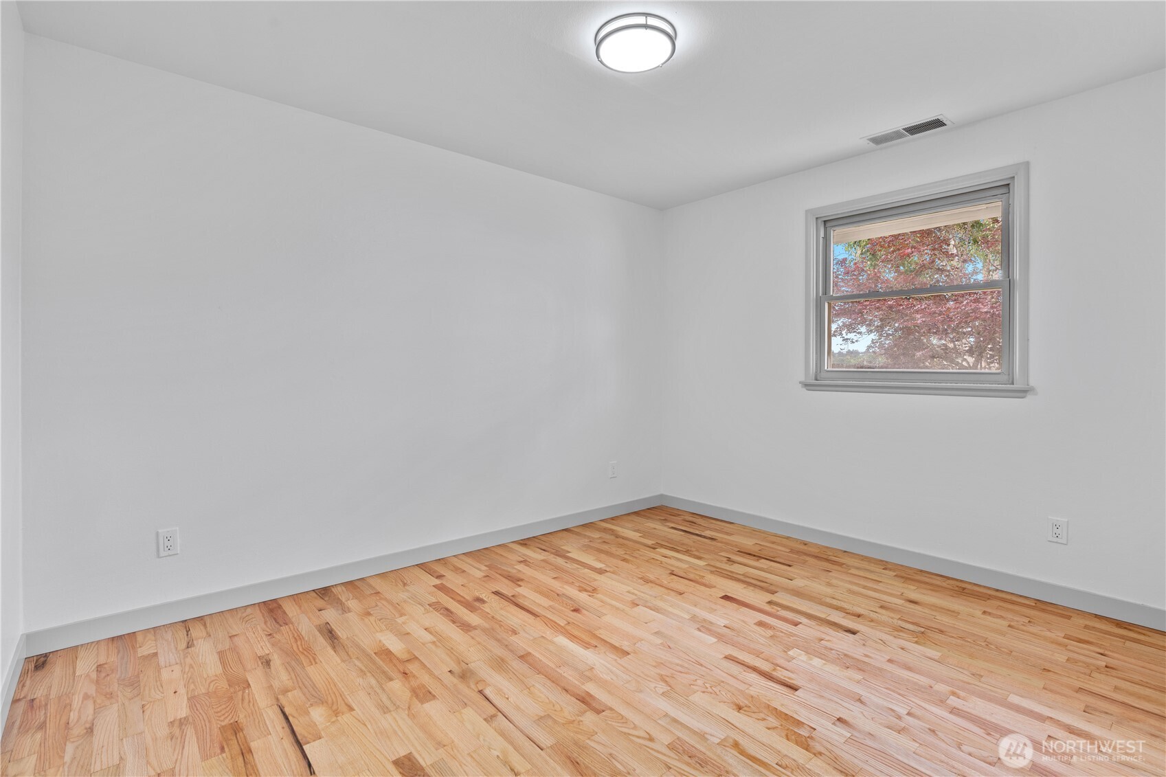 6112 Wildaire Road Southwest Lakewood, WA 98499 - Photo 10 of 32