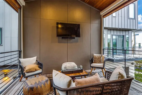 $3,575 | 5703 Lindell Avenue, Unit 102, Dallas, TX 75206