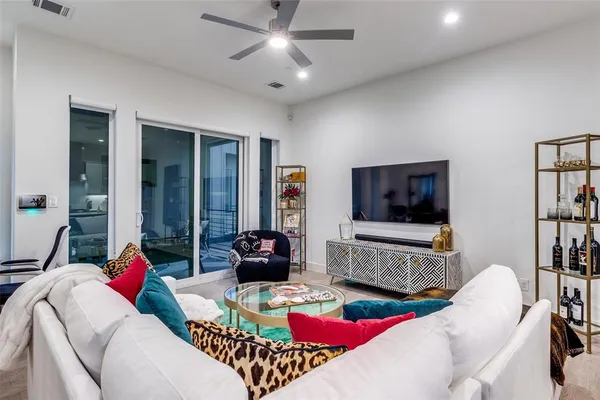 $3,575 | 5703 Lindell Avenue, Unit 102, Dallas, TX 75206