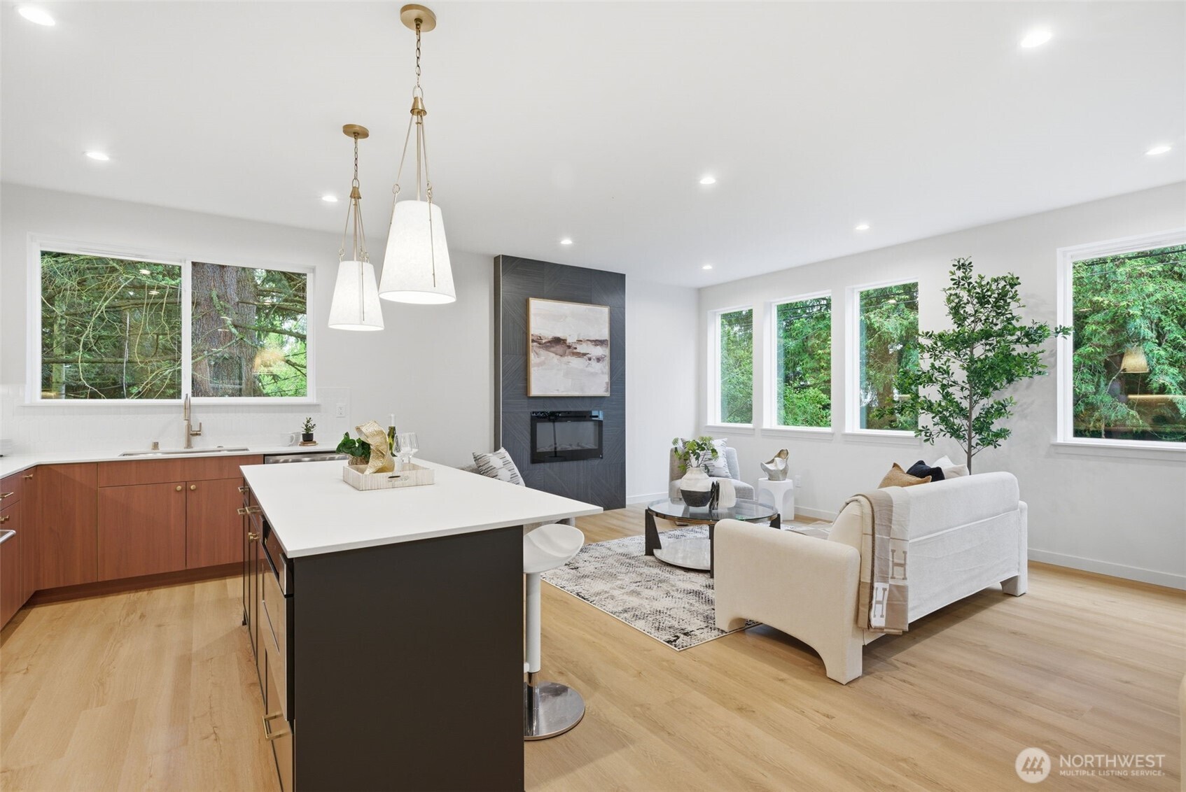 9725 Evanston Avenue North Seattle, WA 98103 - Photo 12 of 40