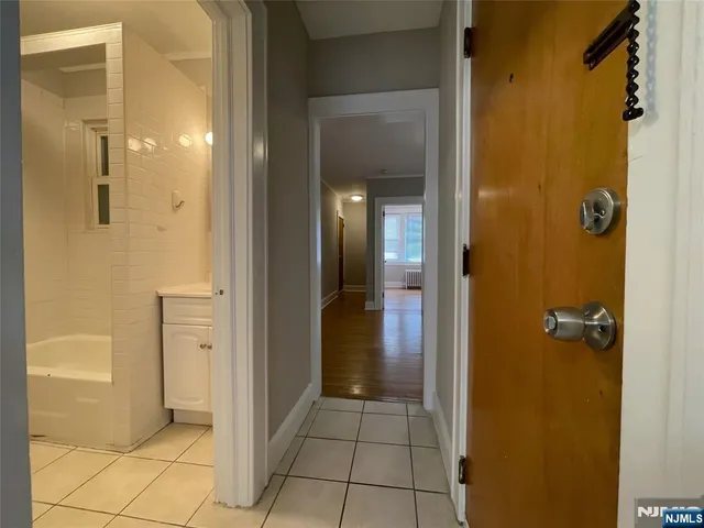 $2,100 | 283-285 Maple Street, Unit L1, Kearny, NJ 07032