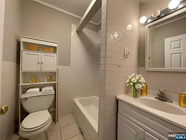 $2,100 | 283-285 Maple Street, Unit L1, Kearny, NJ 07032