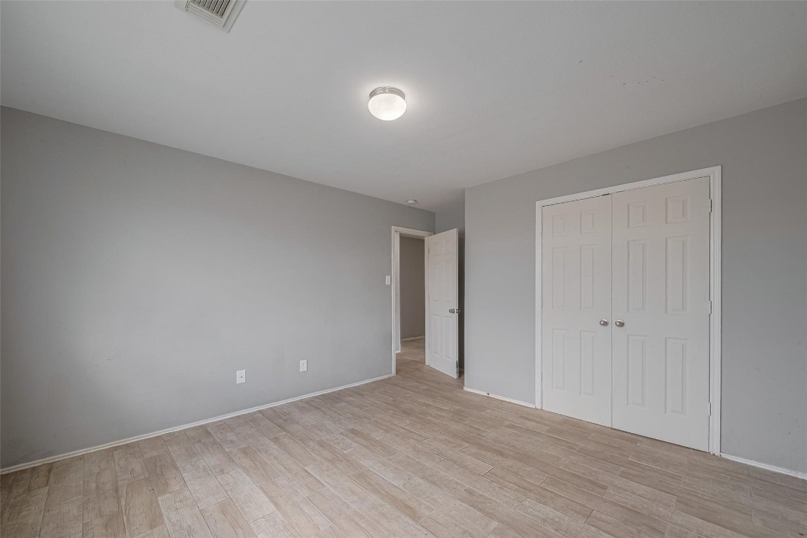 9926 Myrtle Field Lane Houston, TX 77044 - Photo 18 of 33 a view of an empty room