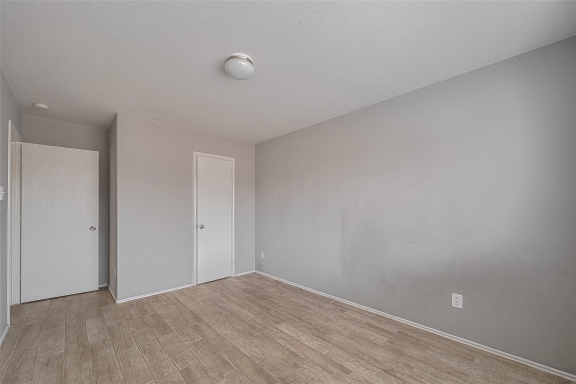 9926 Myrtle Field Lane Houston, TX 77044 - Photo 20 of 33 a view of an empty room