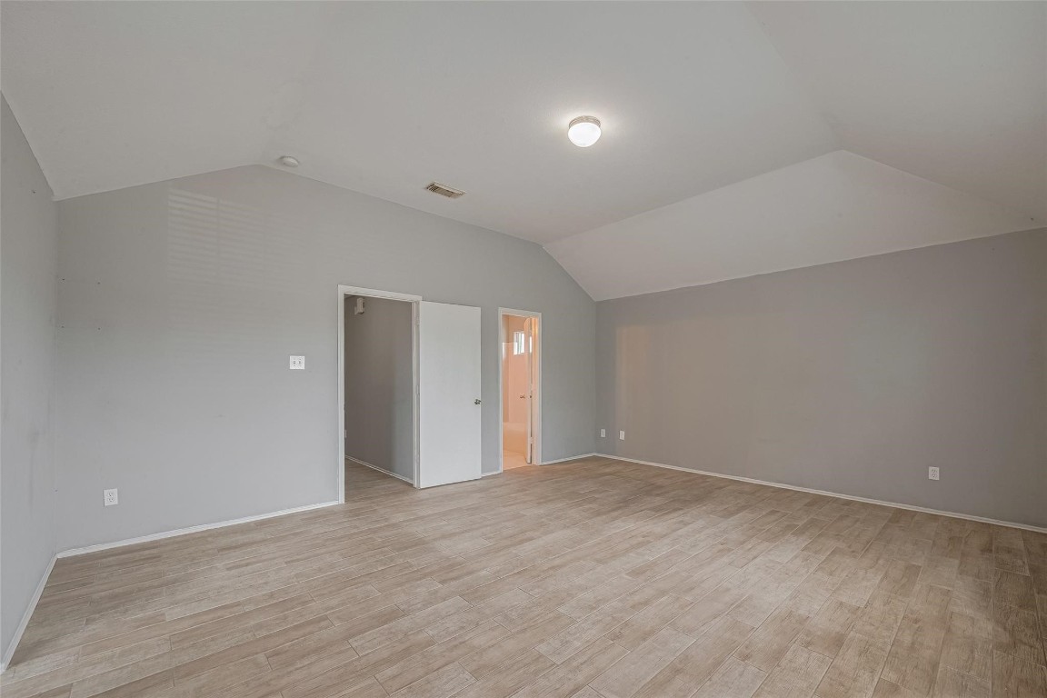 9926 Myrtle Field Lane Houston, TX 77044 - Photo 25 of 33 a view of an empty room