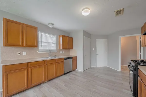 $2,300 | 9926 Myrtle Field Lane, Houston, TX 77044