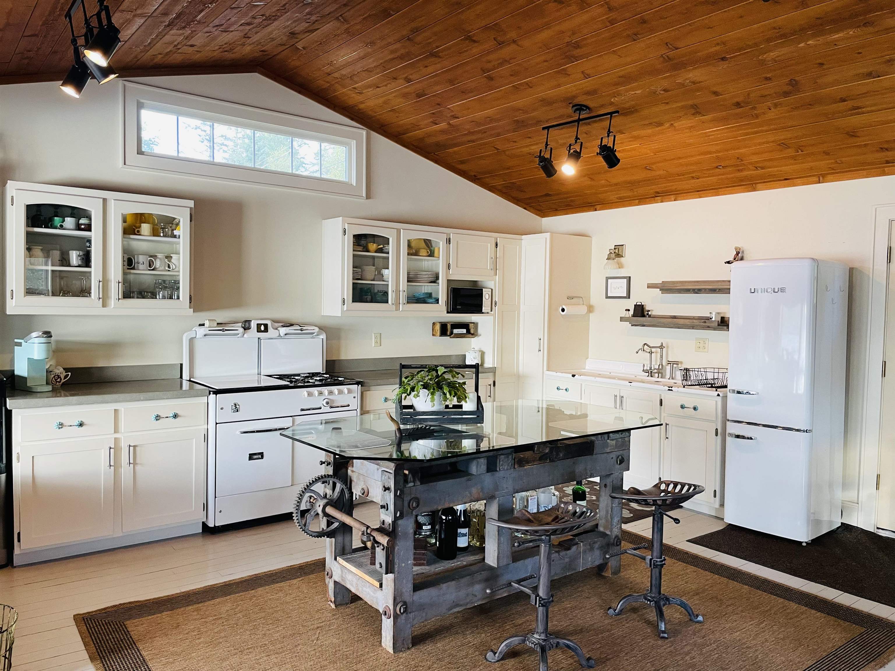 43 Jackson Lodge Road Canaan, VT 05903 - Photo 13 of 37