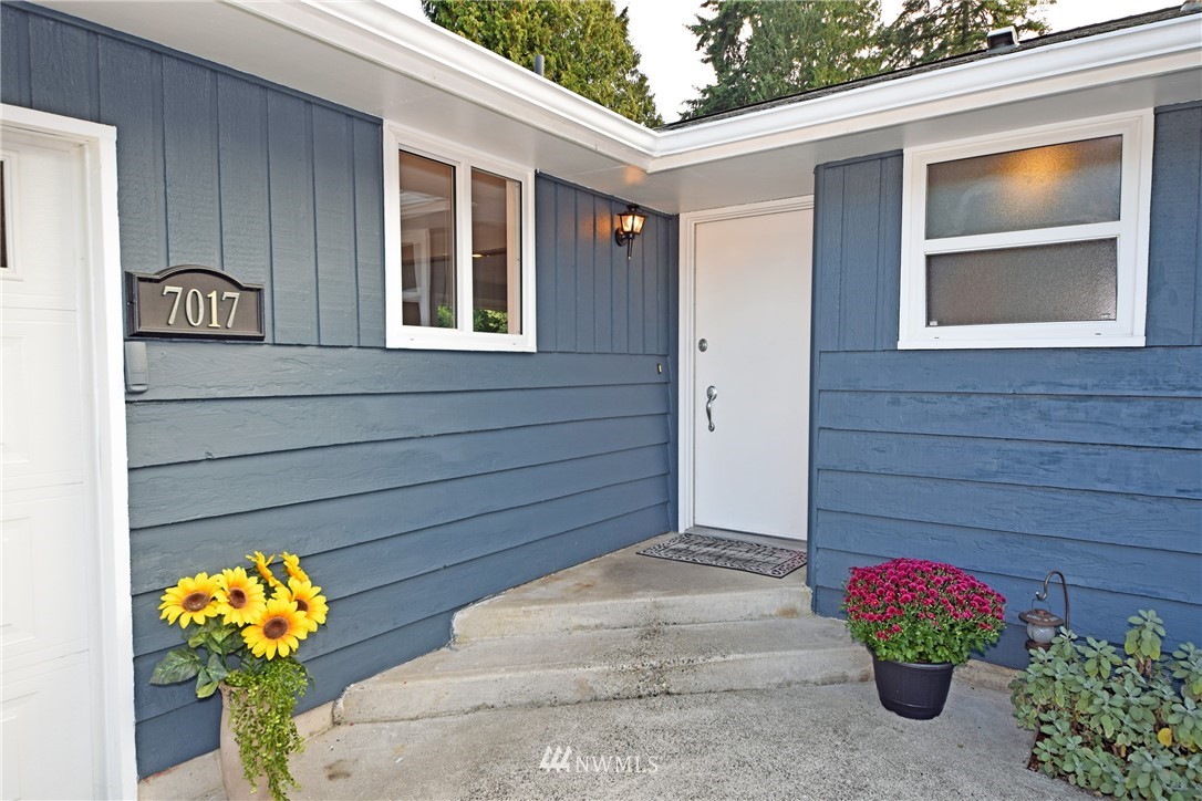 7017 176th Place Southwest Edmonds, WA 98026 - Photo 3 of 25 Gallery Image 3