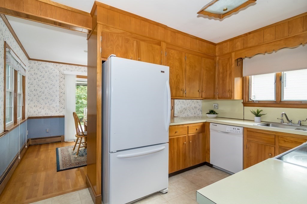 45 Felch Road Natick, MA 01760 - Photo 7 of 22