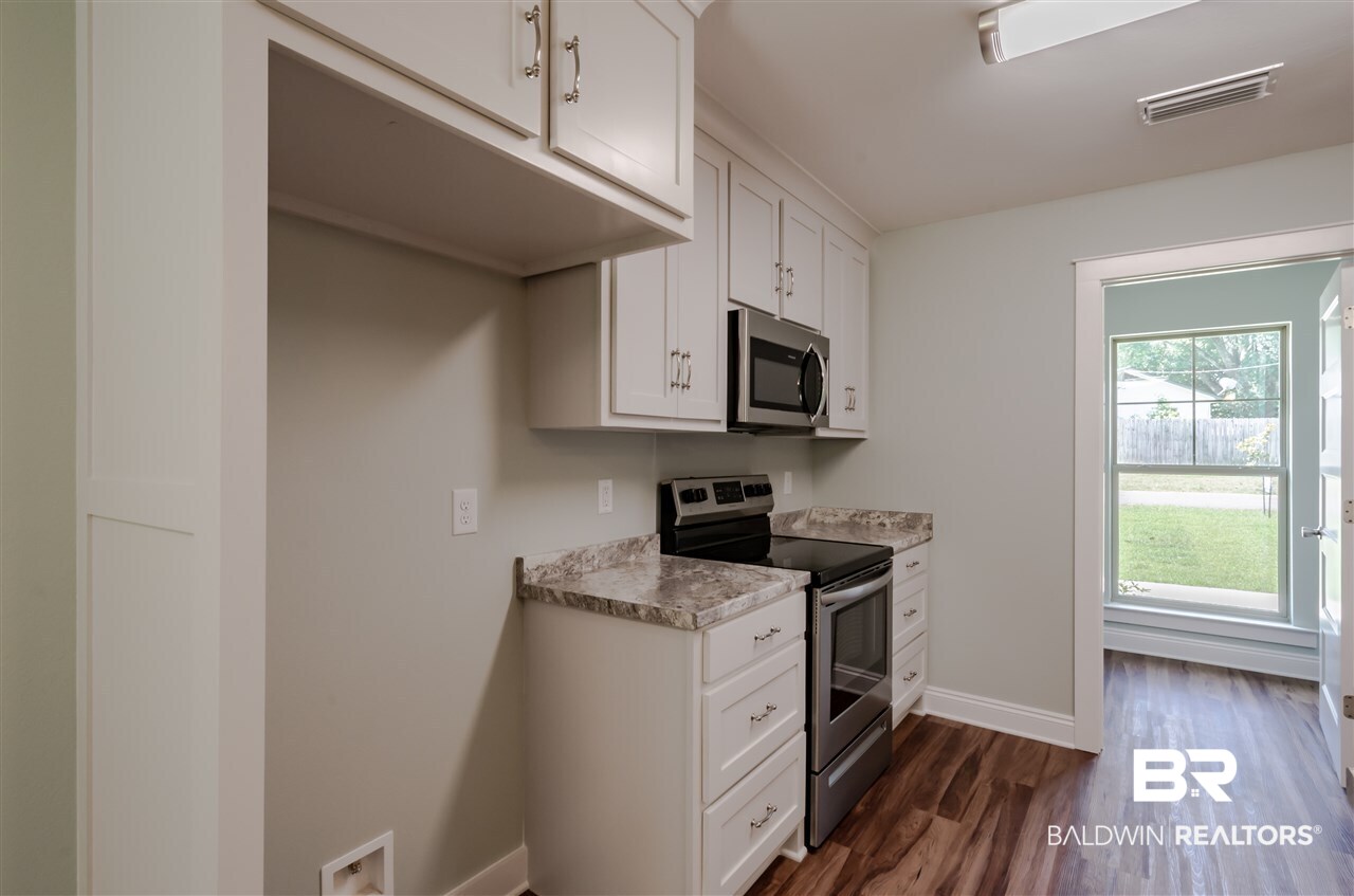9622 Magnolia Cove Court Semmes, AL 36575 - Photo 17 of 36