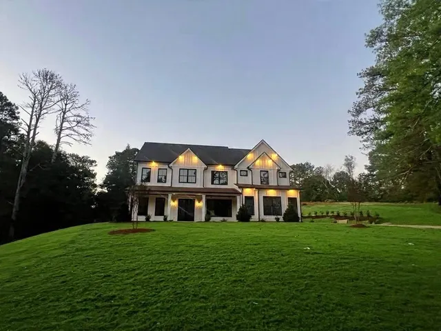 $897,500 | 420 Stock Gap Road Southwest, Monroe, GA 30656