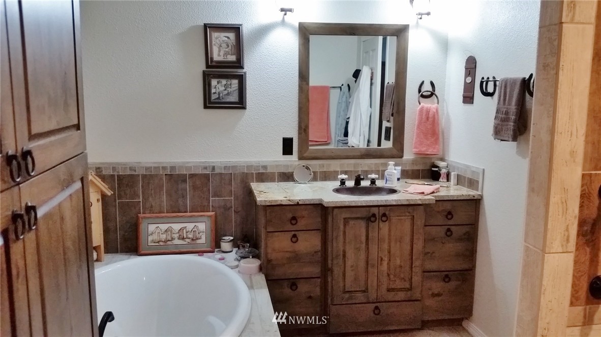 593 Mahaffey Road Kelso, WA 98626 - Photo 15 of 25 Gallery Image 15