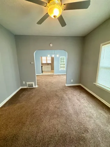 $1,050 | 4227 11th Street, Rock Island, IL 61201