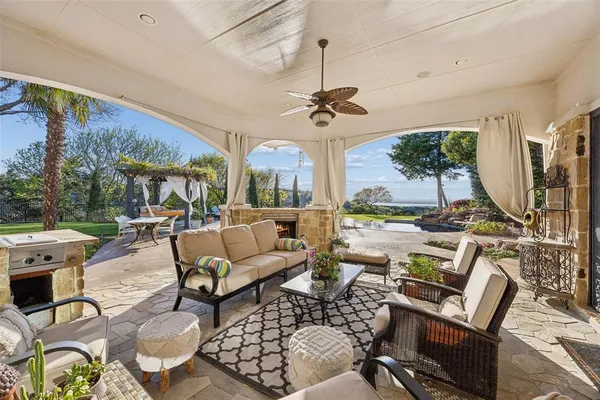 $2,390,000 | 707 Oak Hill Lane, Cedar Hill, TX 75104