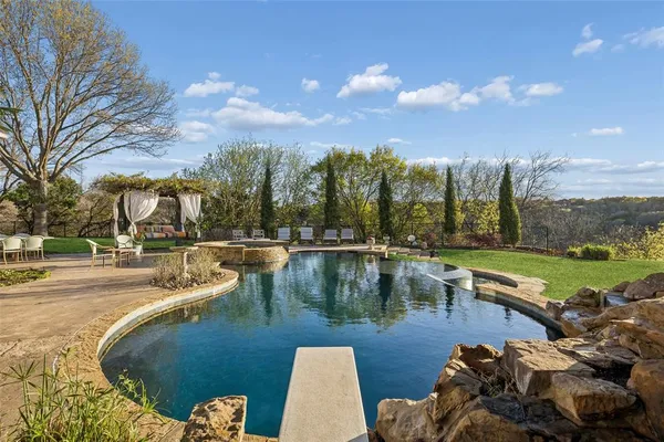 $2,390,000 | 707 Oak Hill Lane, Cedar Hill, TX 75104