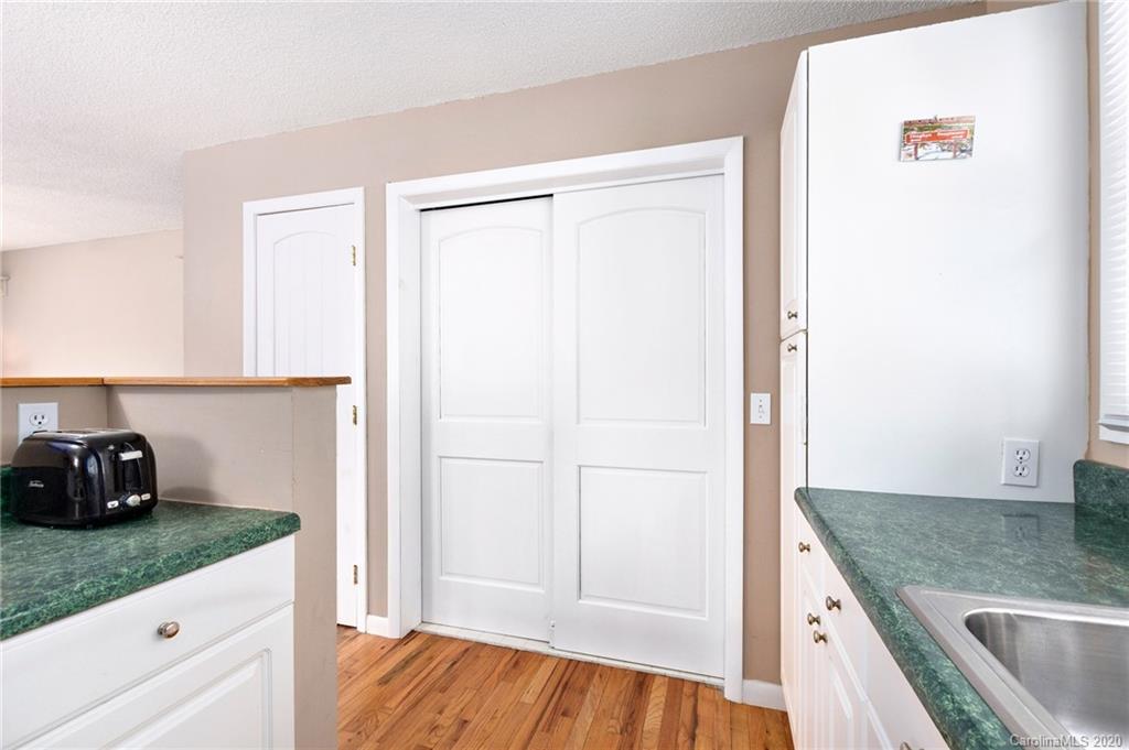84 Bryant Road Swannanoa, NC 28778 - Photo 12 of 23 Gallery Image 12