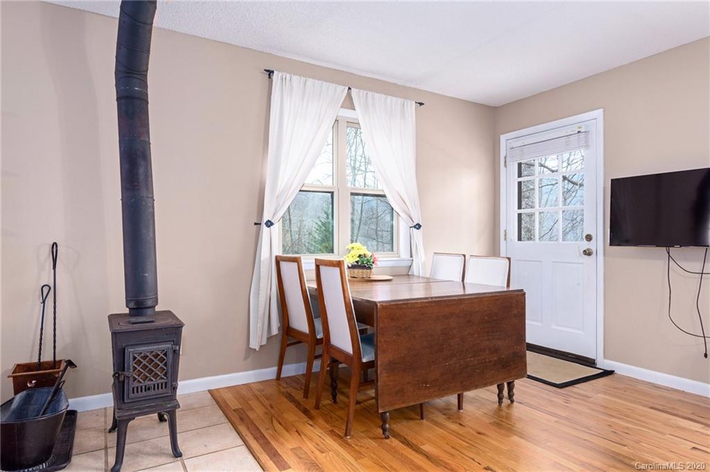 84 Bryant Road Swannanoa, NC 28778 - Photo 6 of 23 Gallery Image 6