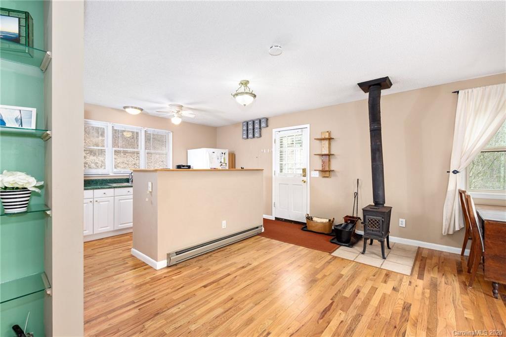84 Bryant Road Swannanoa, NC 28778 - Photo 9 of 23 Gallery Image 9
