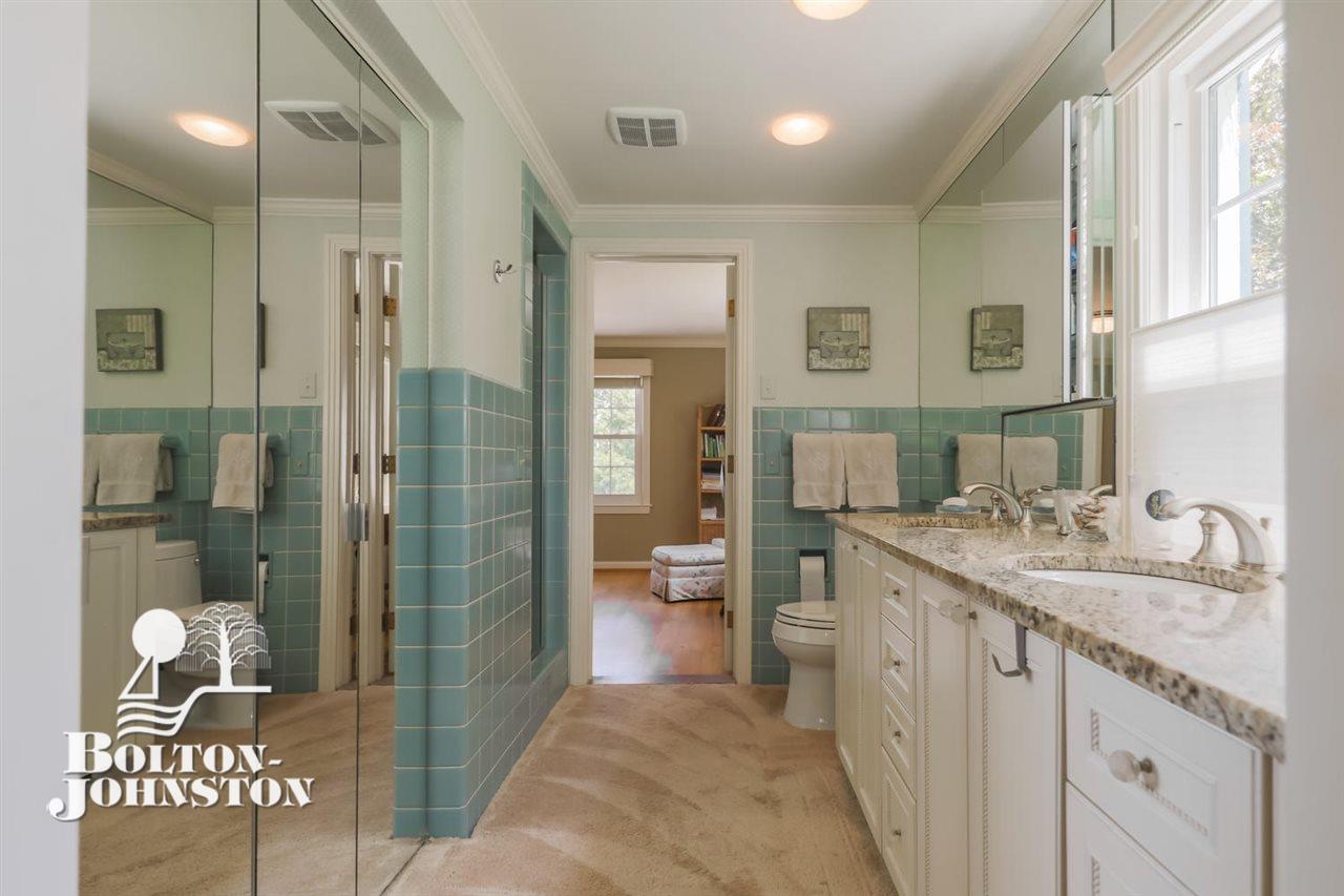 227 Lake Shore Road Grosse Pointe, MI 48236 - Photo 25 of 48 Master Bathroom