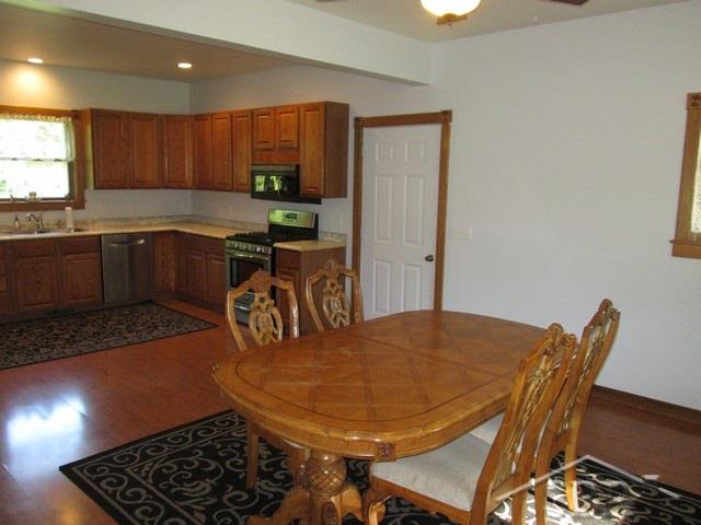 495 North Gleaner Road Saginaw, MI 48609 - Photo 3 of 13 Kitchen open to Dining