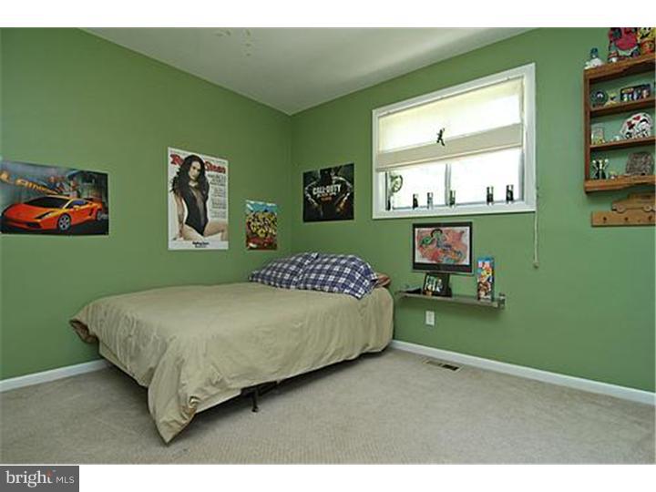 605 Paddock Road Havertown, PA 19083 - Photo 14 of 18 Bedroom 2