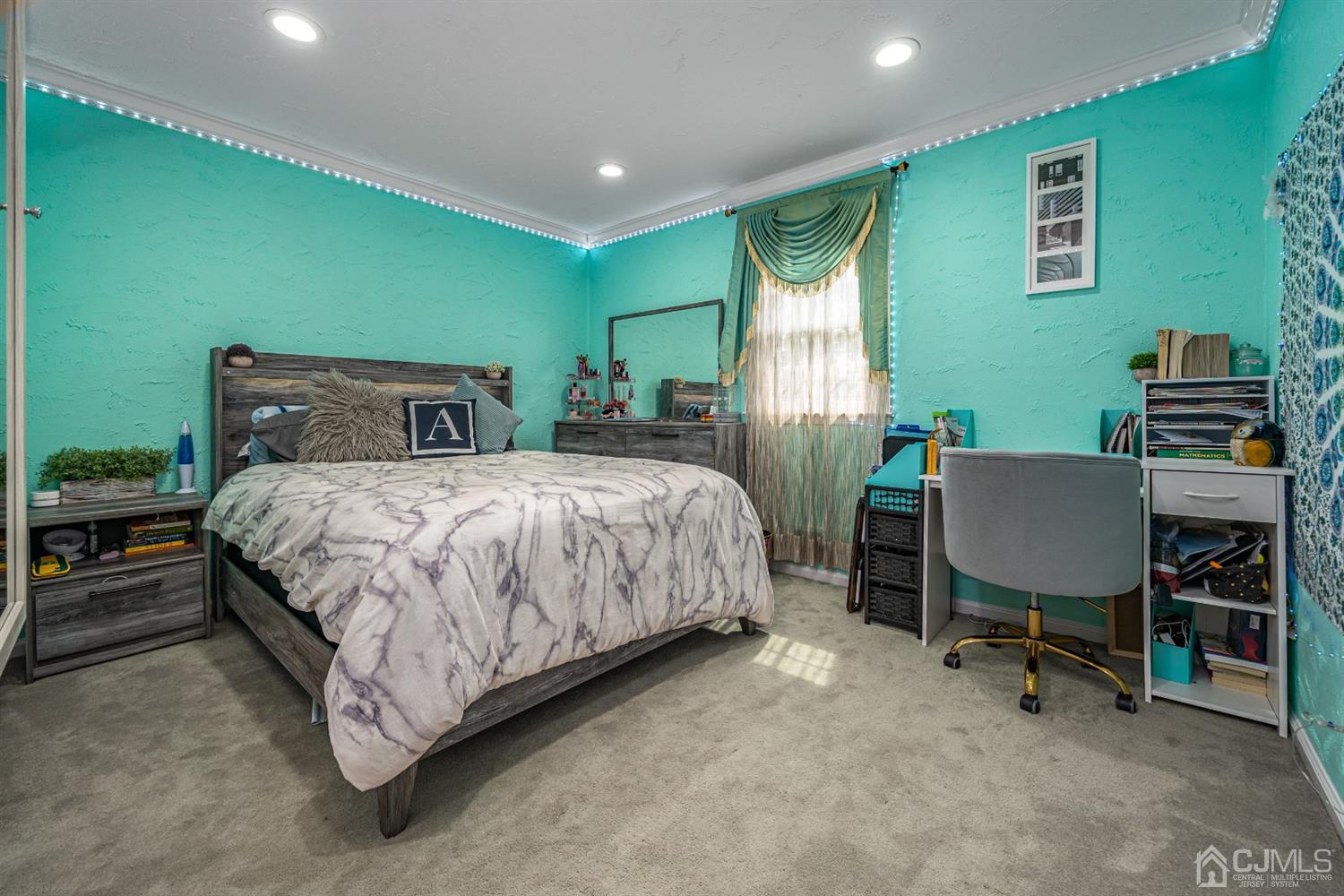 16 Hilltop Road Edison, NJ 08820 - Photo 14 of 30 a bedroom with a bed and a desk