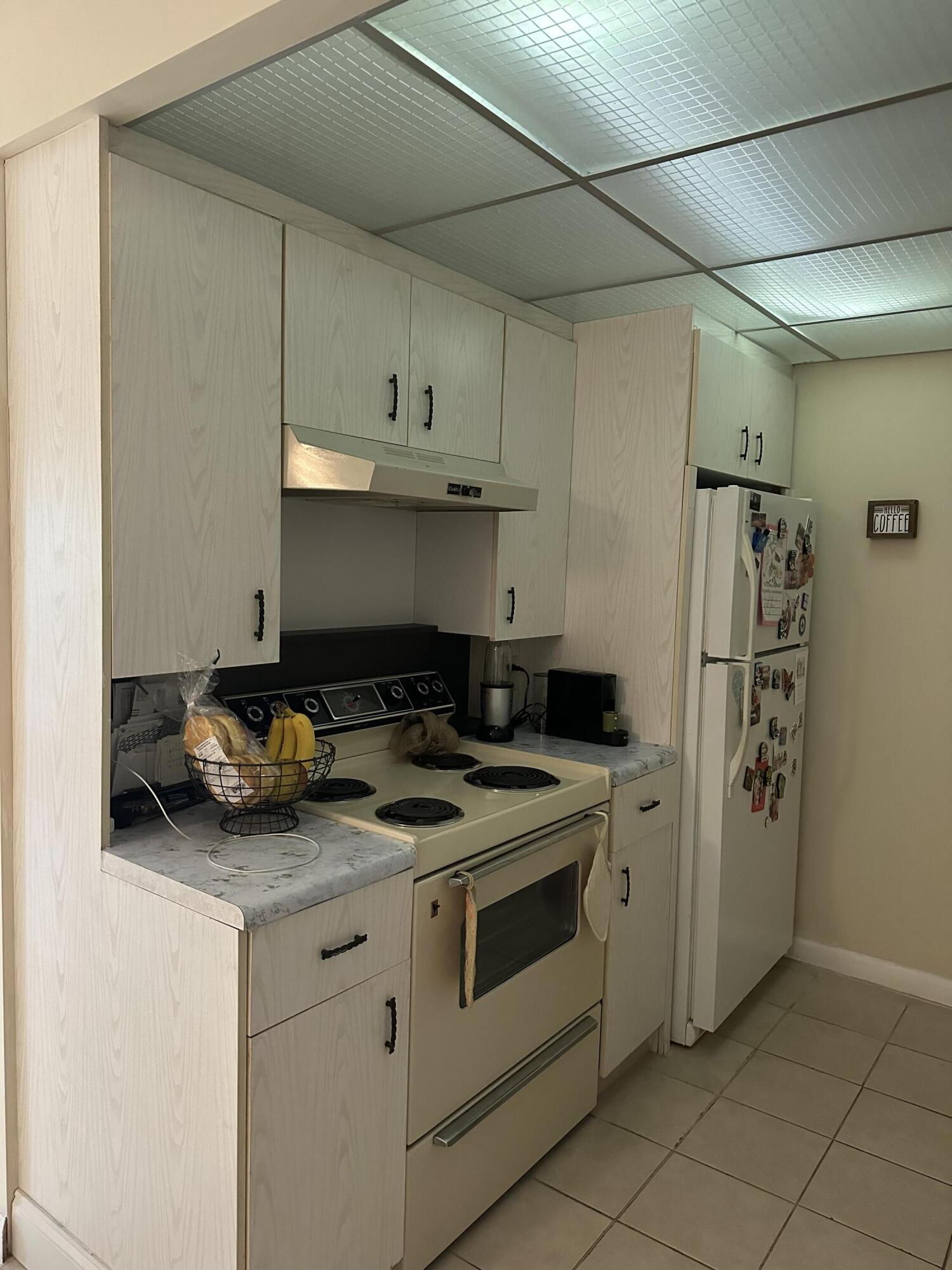 1090 Cornwall East Boca Raton, FL 33434 - Photo 9 of 13 IMG_7823
