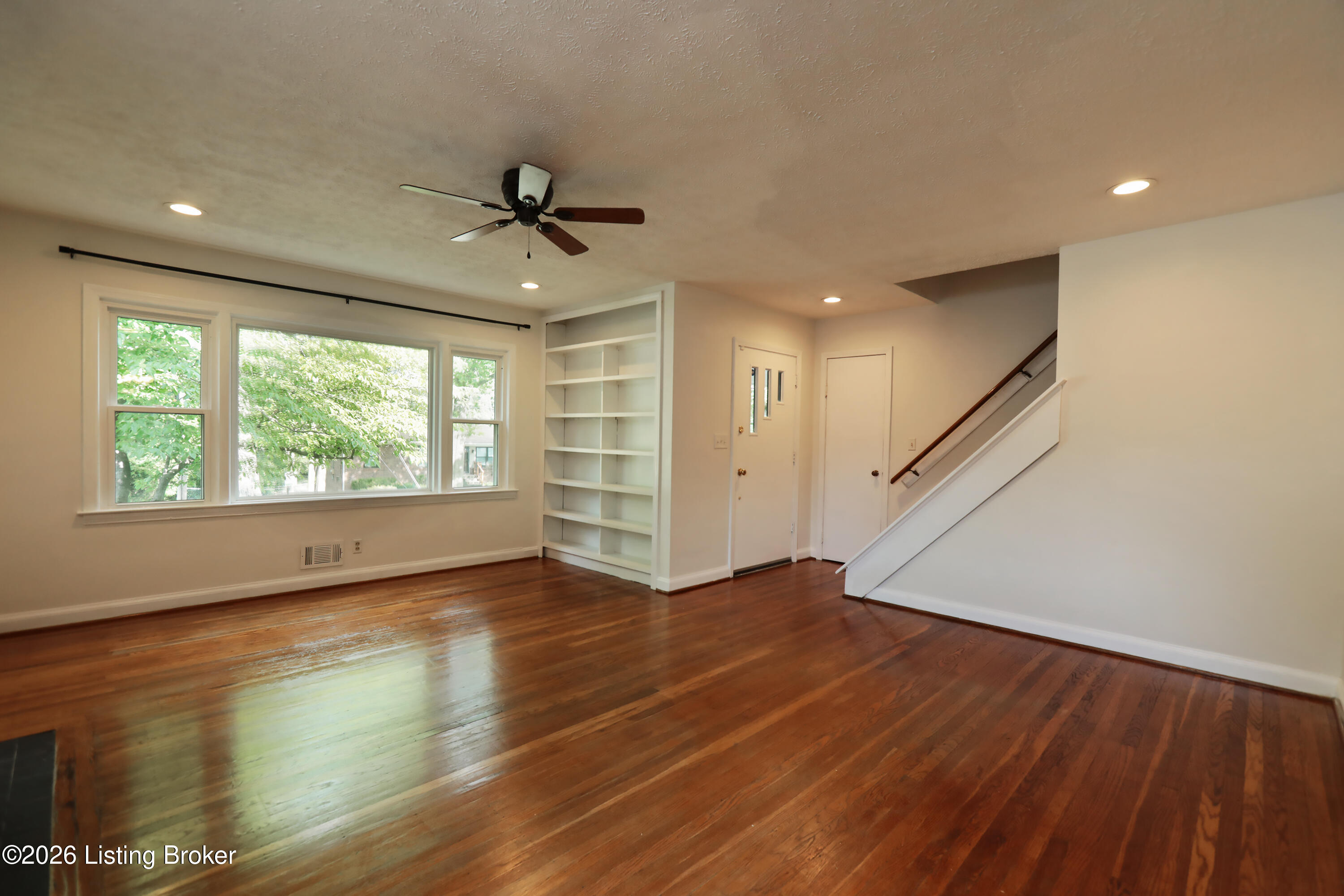 3323 Dell Road Louisville, KY 40299 - Photo 7 of 60 3323_Dell Road_29