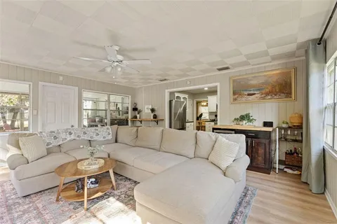 $335,000 | 1215 East Lambright Street, Tampa, FL 33604