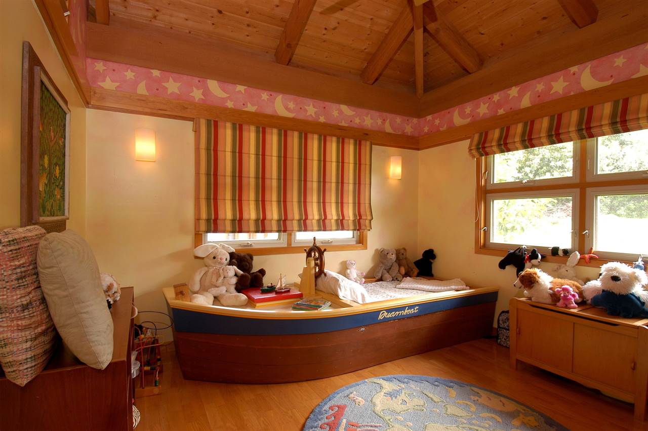 913 Hog Back Road Haiku, HI 96708 - Photo 4 of 18 a living room with furniture and a large window