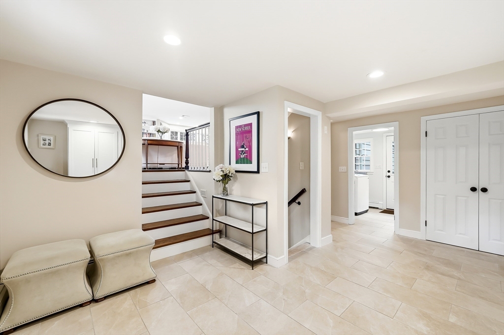 22 Hollywood Road Winchester, MA 01890 - Photo 4 of 39