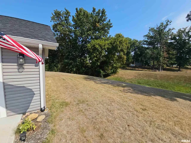 $349,000 | 6 Brookhaven Drive, Mount Vernon, IL 62864