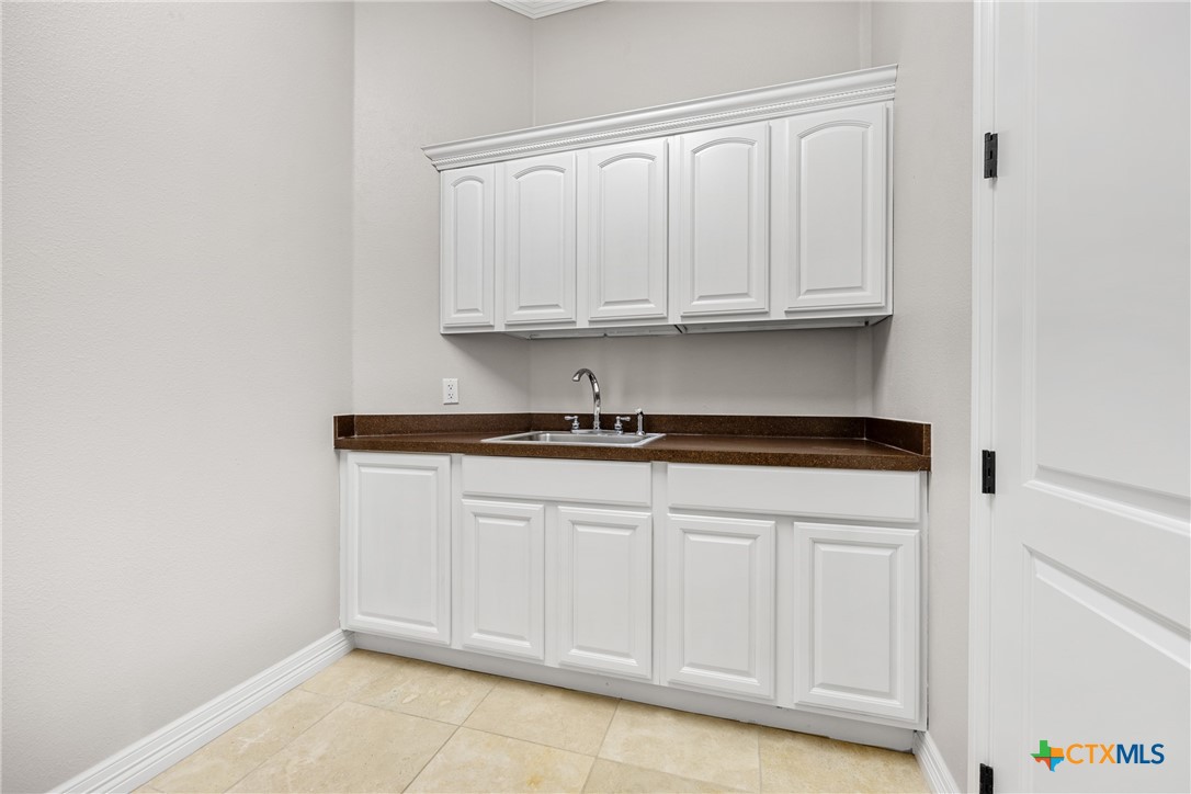 6717 Springwood Court Temple, TX 76502 - Photo 37 of 38 Laundry Room