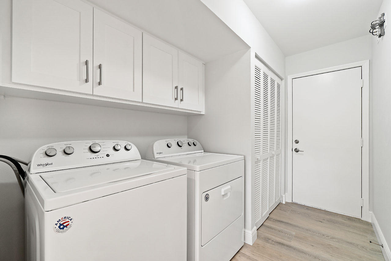 5178 Windsor Parke Drive Boca Raton, FL 33496 - Photo 29 of 35 Laundry Room