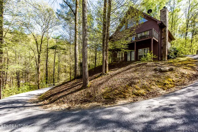 $549,000 | 561 Laurel Road, Townsend, TN 37882