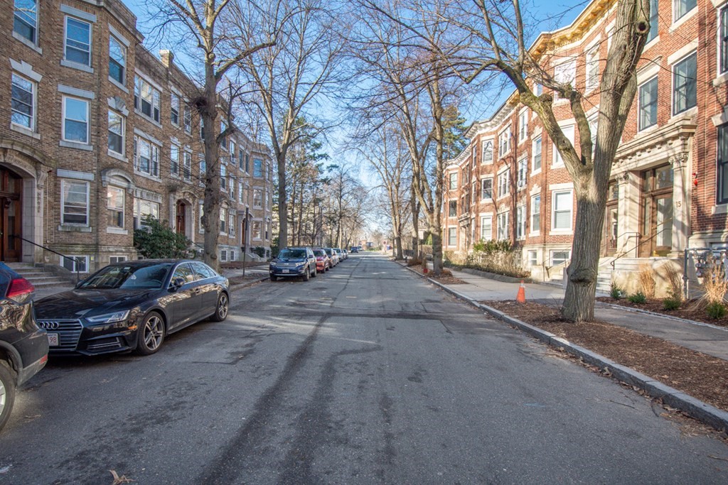 15 Euston Street, Unit 2 Brookline, MA 02446 - Photo 23 of 25