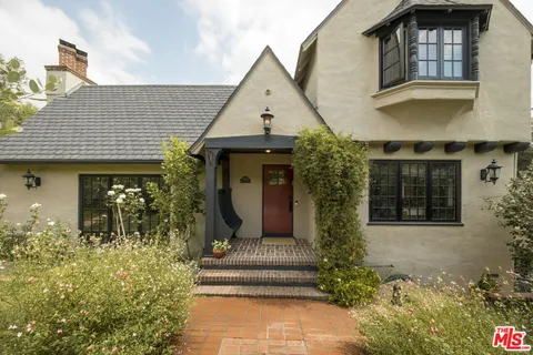 $2,595,000 | 1602 Golf Club Drive, Glendale, CA 91206