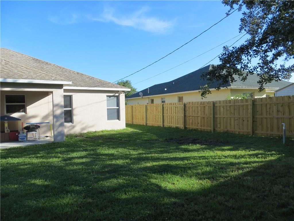 387 Southwest Ridgecrest Drive Port St. Lucie, FL 34953 - Photo 29 of 34 Gallery Image 29