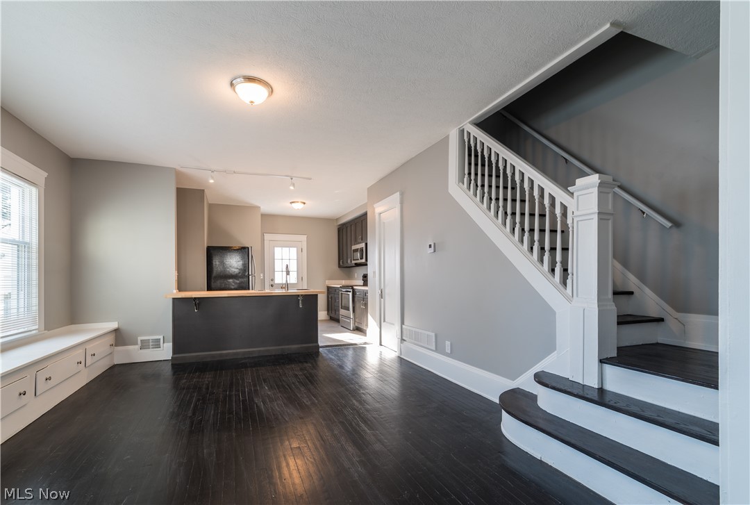 2970 Edgehill Road Cleveland Heights, OH 44118 - Photo 4 of 36 Gallery Image 4
