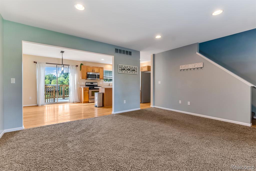 8246 Kimble Drive Pinckney, MI 48169 - Photo 8 of 45