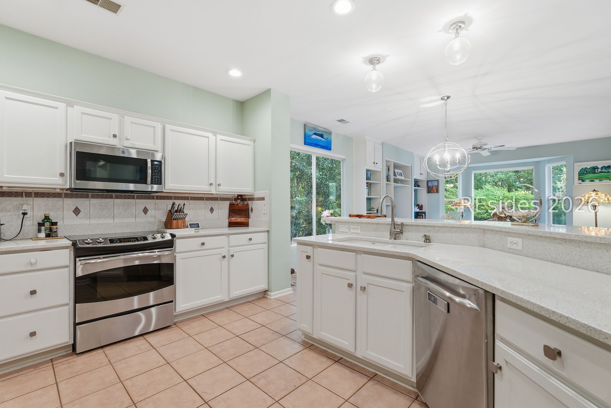 22 St Andrews Lane Bluffton, SC 29909 - Photo 4 of 28 Kitchen