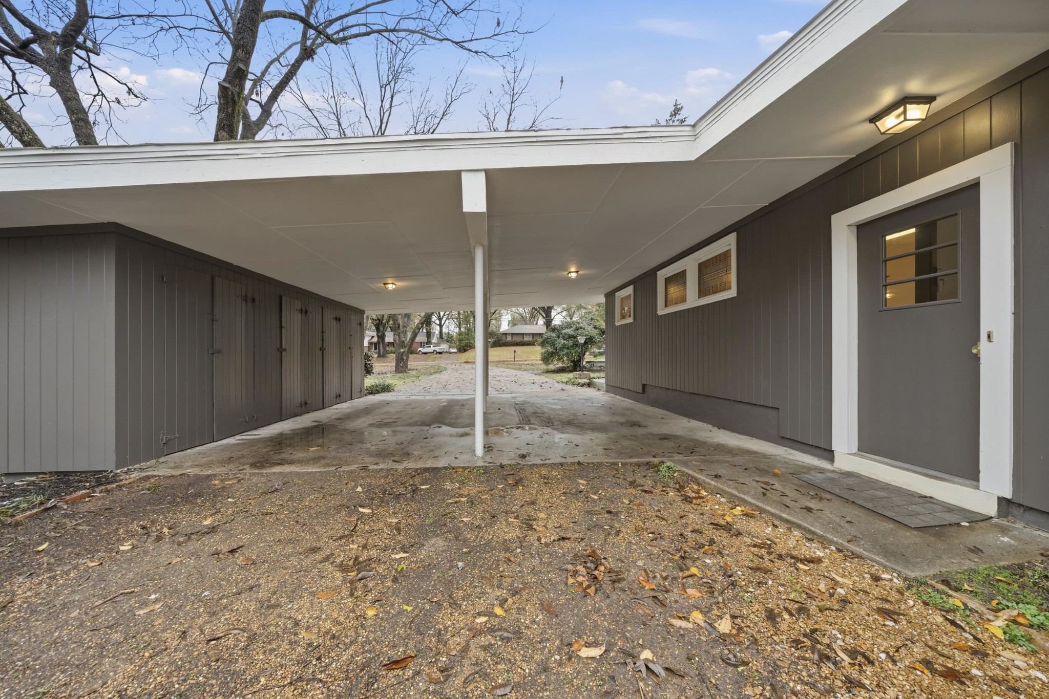 2534 Elmore Park Road Memphis, TN 38134 - Photo 29 of 35 a view of a garage